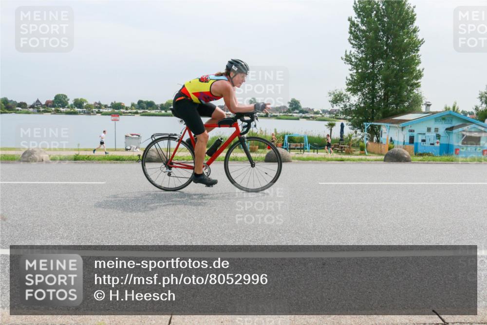 15.06.2025 - 27. Vierlanden-Triathlon H.Heesch http://msf.ph/oto/8052996 15.06.2025 11:03:01 Radfahren 49, 626, 712, 736 meine-sportfotos.de