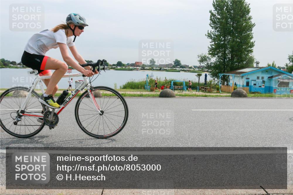 15.06.2025 - 27. Vierlanden-Triathlon H.Heesch http://msf.ph/oto/8053000 15.06.2025 11:03:02 Radfahren 49, 626, 712, 736 meine-sportfotos.de