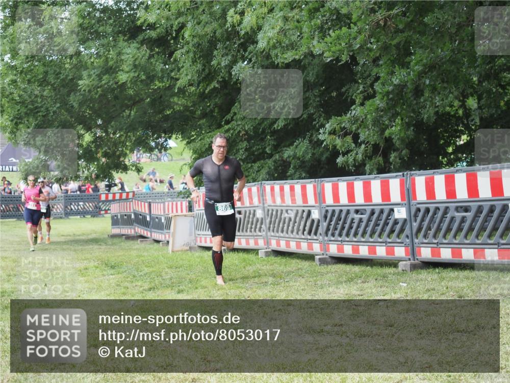 21.06.2025 - 27. Vierlanden-Triathlon KatJ http://msf.ph/oto/8053017 15.06.2025 12:13:20 Ziel 251, 869 meine-sportfotos.de