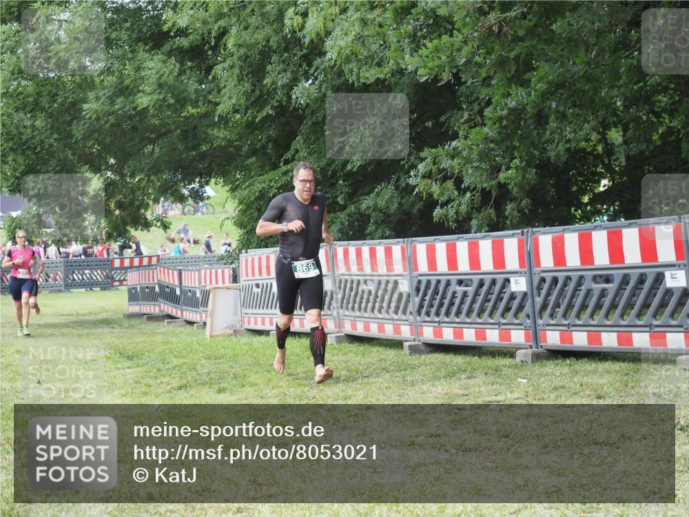 21.06.2025 - 27. Vierlanden-Triathlon KatJ http://msf.ph/oto/8053021 15.06.2025 12:13:20 Ziel 251, 869 meine-sportfotos.de