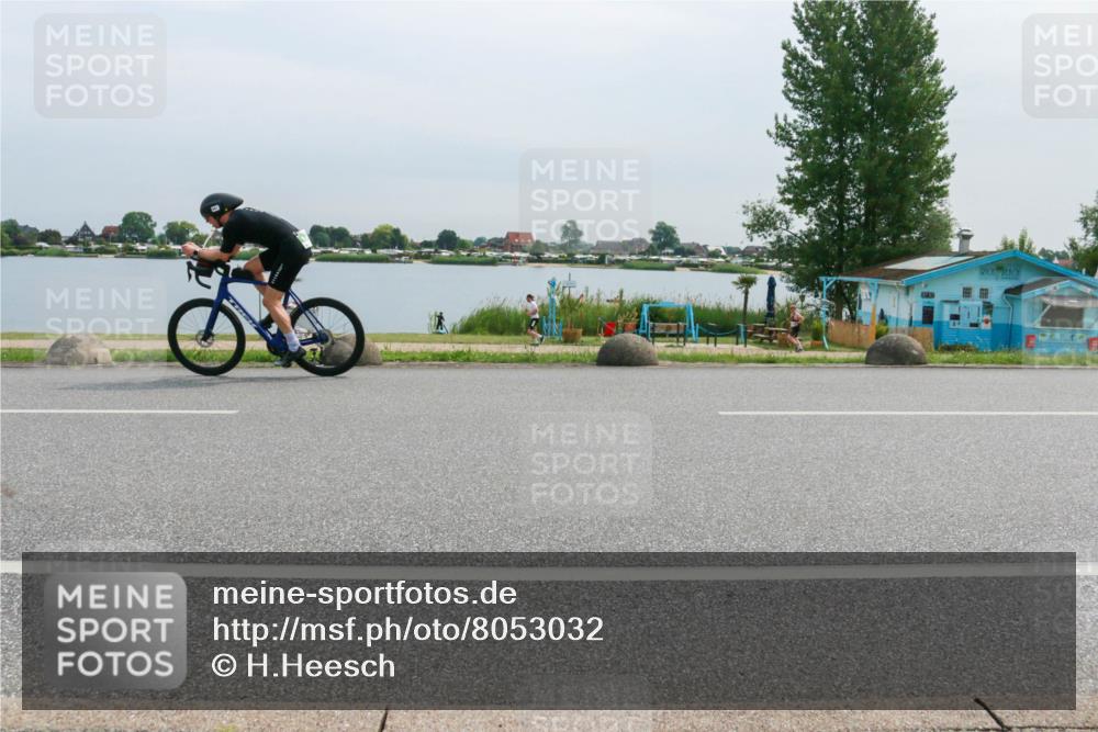 15.06.2025 - 27. Vierlanden-Triathlon H.Heesch http://msf.ph/oto/8053032 15.06.2025 11:03:15 Radfahren 138, 176, 661, 677, 744, 764 meine-sportfotos.de