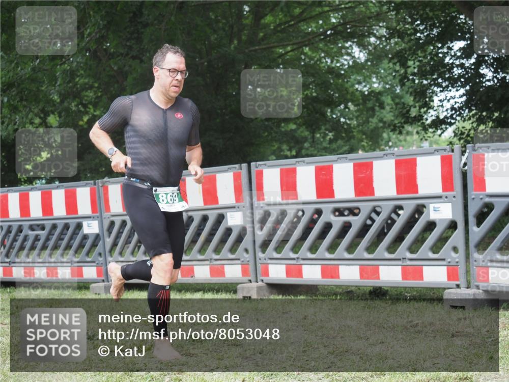 21.06.2025 - 27. Vierlanden-Triathlon KatJ http://msf.ph/oto/8053048 15.06.2025 12:13:22 Ziel 251, 869 meine-sportfotos.de