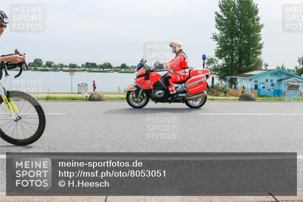 15.06.2025 - 27. Vierlanden-Triathlon H.Heesch http://msf.ph/oto/8053051 15.06.2025 11:03:37 Radfahren 159, 210, 715 meine-sportfotos.de