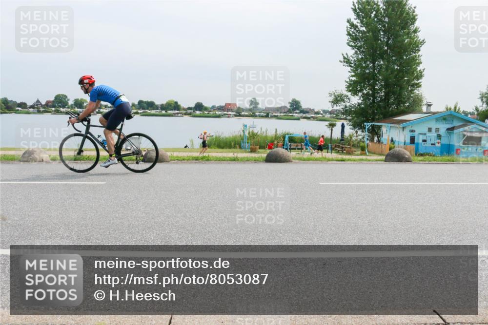 15.06.2025 - 27. Vierlanden-Triathlon H.Heesch http://msf.ph/oto/8053087 15.06.2025 11:04:02 Radfahren 75, 108, 165, 535, 575, 740 meine-sportfotos.de