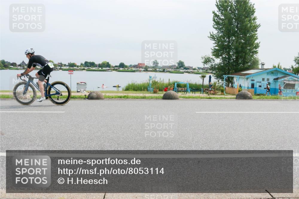15.06.2025 - 27. Vierlanden-Triathlon H.Heesch http://msf.ph/oto/8053114 15.06.2025 11:04:26 Radfahren 755 meine-sportfotos.de