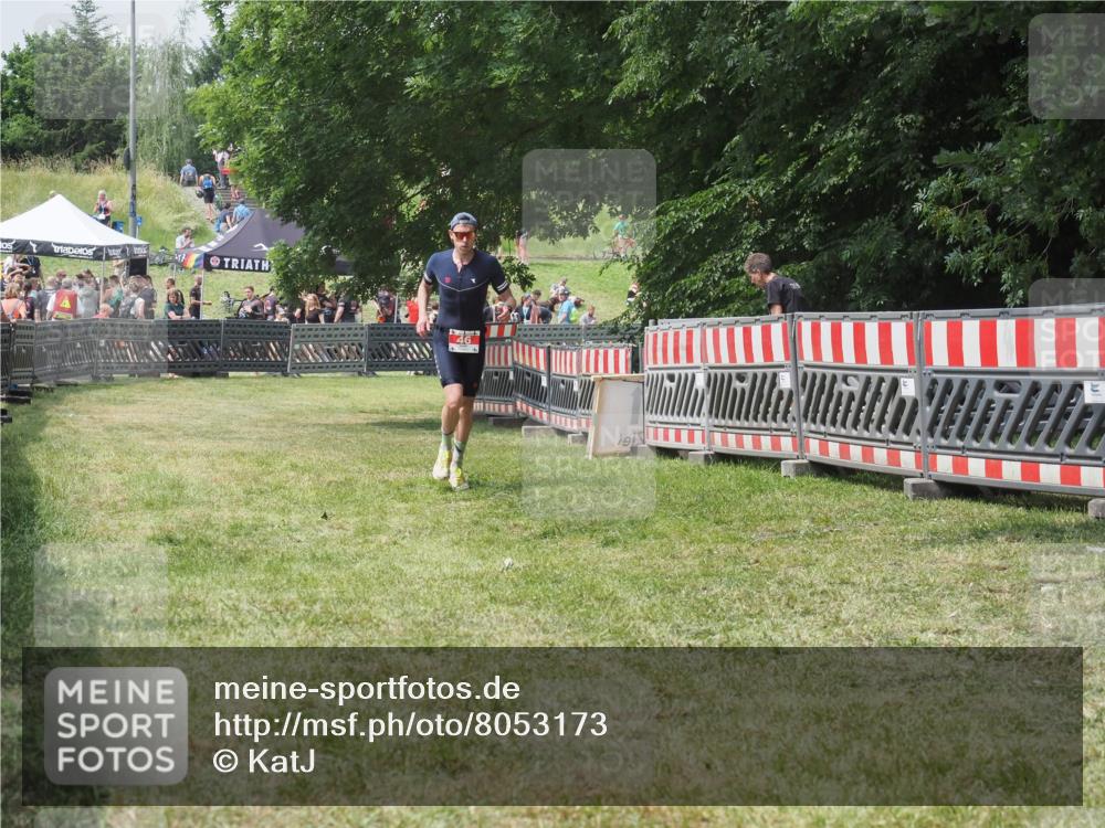 21.06.2025 - 27. Vierlanden-Triathlon KatJ http://msf.ph/oto/8053173 15.06.2025 12:19:34 Ziel 46 meine-sportfotos.de