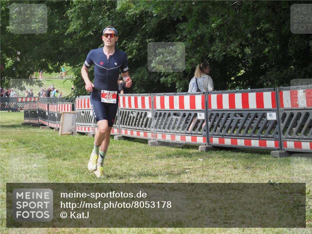 21.06.2025 - 27. Vierlanden-Triathlon KatJ http://msf.ph/oto/8053178 15.06.2025 12:19:36 Ziel 46 meine-sportfotos.de