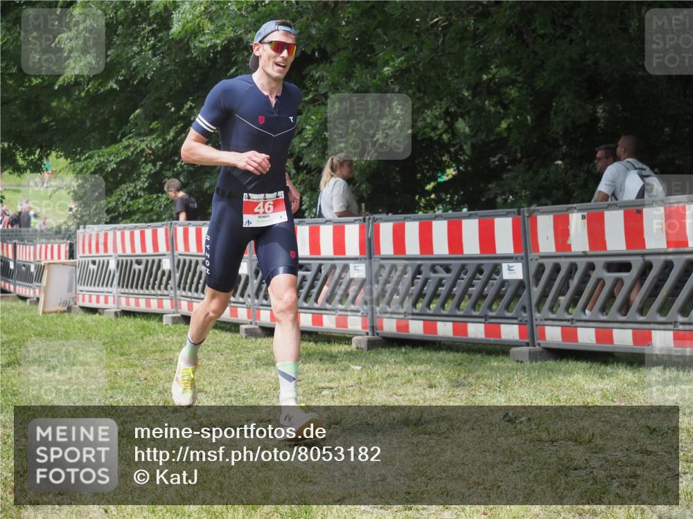 21.06.2025 - 27. Vierlanden-Triathlon KatJ http://msf.ph/oto/8053182 15.06.2025 12:19:37 Ziel 46 meine-sportfotos.de
