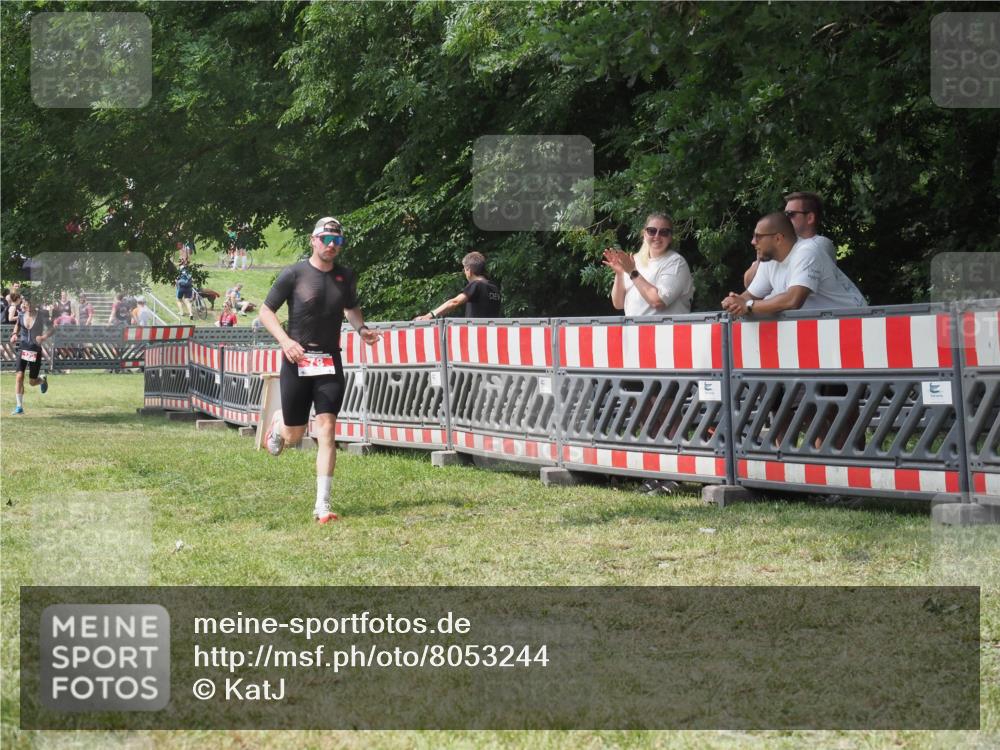 21.06.2025 - 27. Vierlanden-Triathlon KatJ http://msf.ph/oto/8053244 15.06.2025 12:21:03 Ziel 78, 120 meine-sportfotos.de