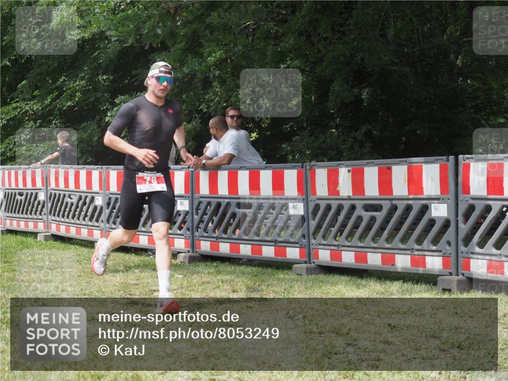 21.06.2025 - 27. Vierlanden-Triathlon KatJ http://msf.ph/oto/8053249 15.06.2025 12:21:04 Ziel 78, 120 meine-sportfotos.de