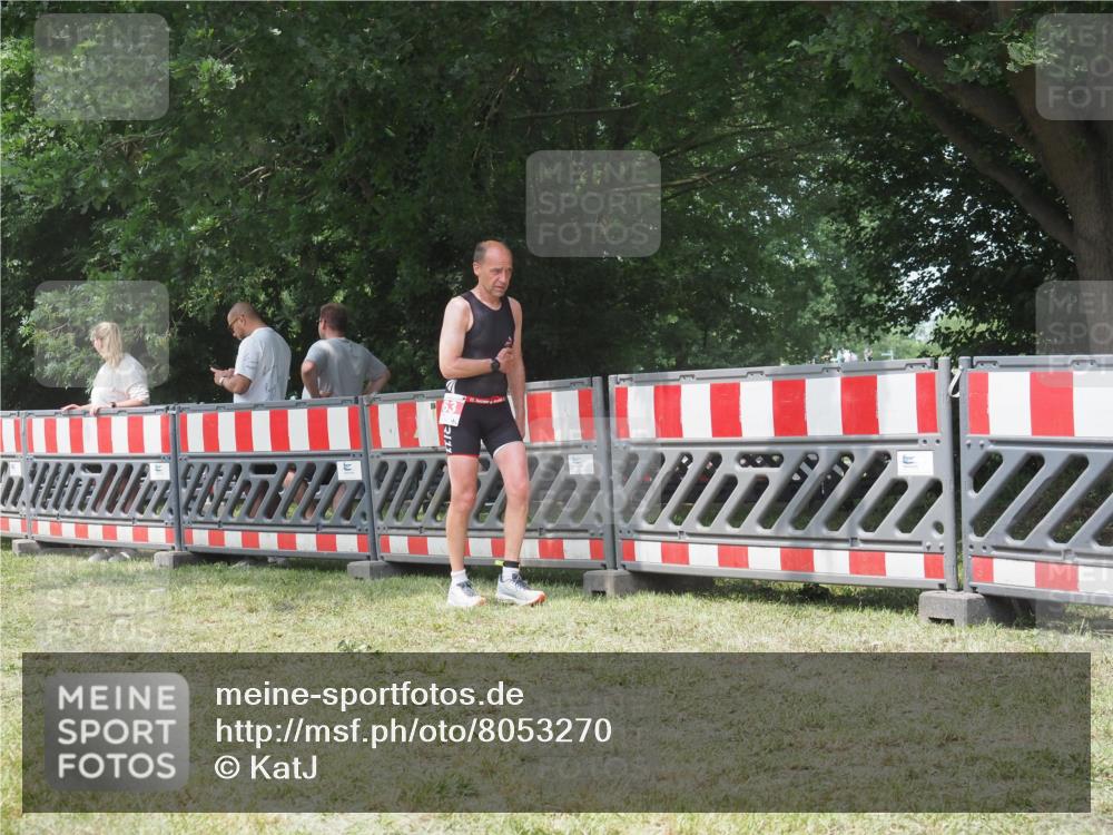 21.06.2025 - 27. Vierlanden-Triathlon KatJ http://msf.ph/oto/8053270 15.06.2025 12:23:14 Ziel 168 meine-sportfotos.de