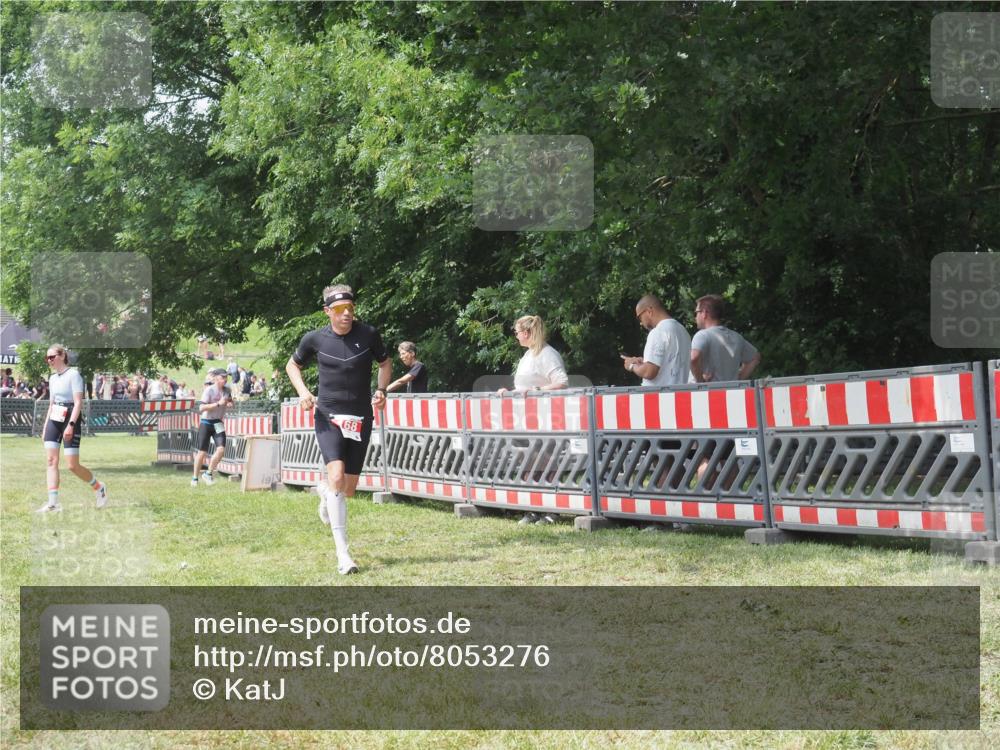 21.06.2025 - 27. Vierlanden-Triathlon KatJ http://msf.ph/oto/8053276 15.06.2025 12:23:19 Ziel 168 meine-sportfotos.de
