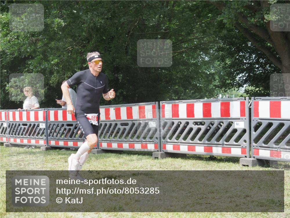 21.06.2025 - 27. Vierlanden-Triathlon KatJ http://msf.ph/oto/8053285 15.06.2025 12:23:20 Ziel 168 meine-sportfotos.de