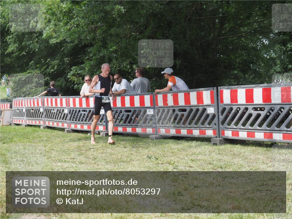 21.06.2025 - 27. Vierlanden-Triathlon KatJ http://msf.ph/oto/8053297 15.06.2025 12:24:41 Ziel 17, 866 meine-sportfotos.de