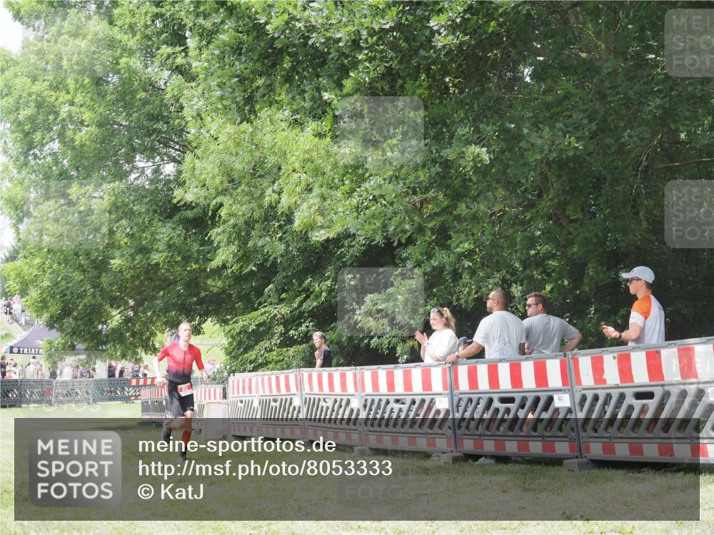 21.06.2025 - 27. Vierlanden-Triathlon KatJ http://msf.ph/oto/8053333 15.06.2025 12:27:18 Ziel 80 meine-sportfotos.de