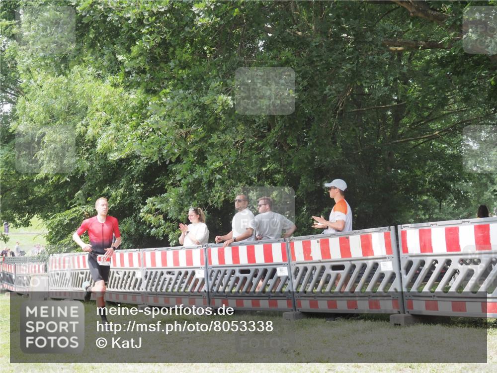 21.06.2025 - 27. Vierlanden-Triathlon KatJ http://msf.ph/oto/8053338 15.06.2025 12:27:19 Ziel 80 meine-sportfotos.de
