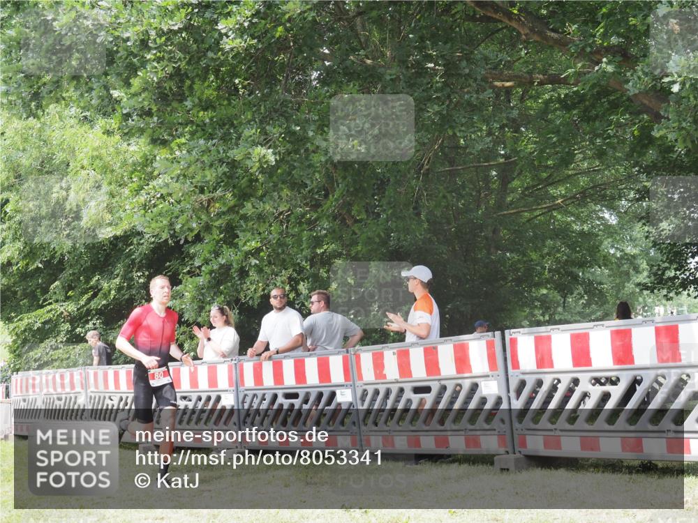 21.06.2025 - 27. Vierlanden-Triathlon KatJ http://msf.ph/oto/8053341 15.06.2025 12:27:19 Ziel 80 meine-sportfotos.de