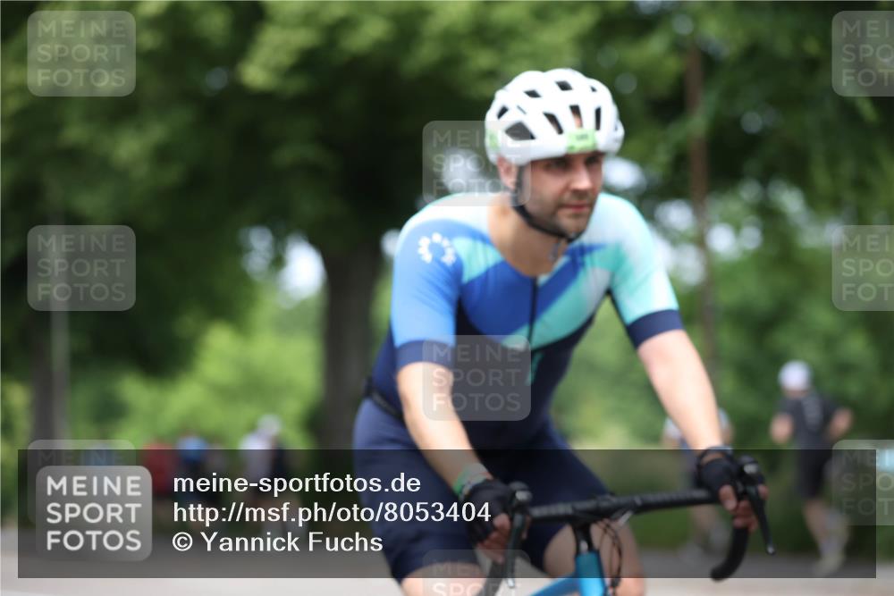 15.06.2025 - 7 Türme Triathlon Yannick Fuchs http://msf.ph/oto/8053404 15.06.2025 13:41:19 Radfahren  meine-sportfotos.de