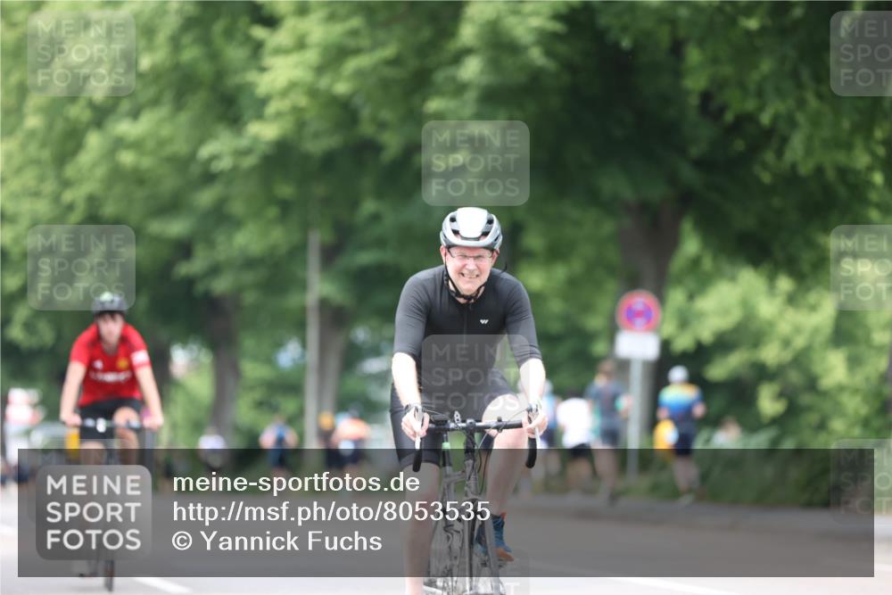 15.06.2025 - 7 Türme Triathlon Yannick Fuchs http://msf.ph/oto/8053535 15.06.2025 13:43:23 Radfahren  meine-sportfotos.de