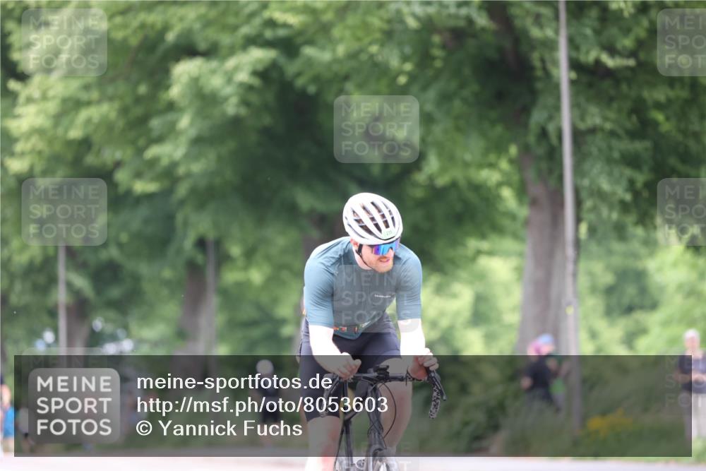 15.06.2025 - 7 Türme Triathlon Yannick Fuchs http://msf.ph/oto/8053603 15.06.2025 13:44:01 Radfahren  meine-sportfotos.de