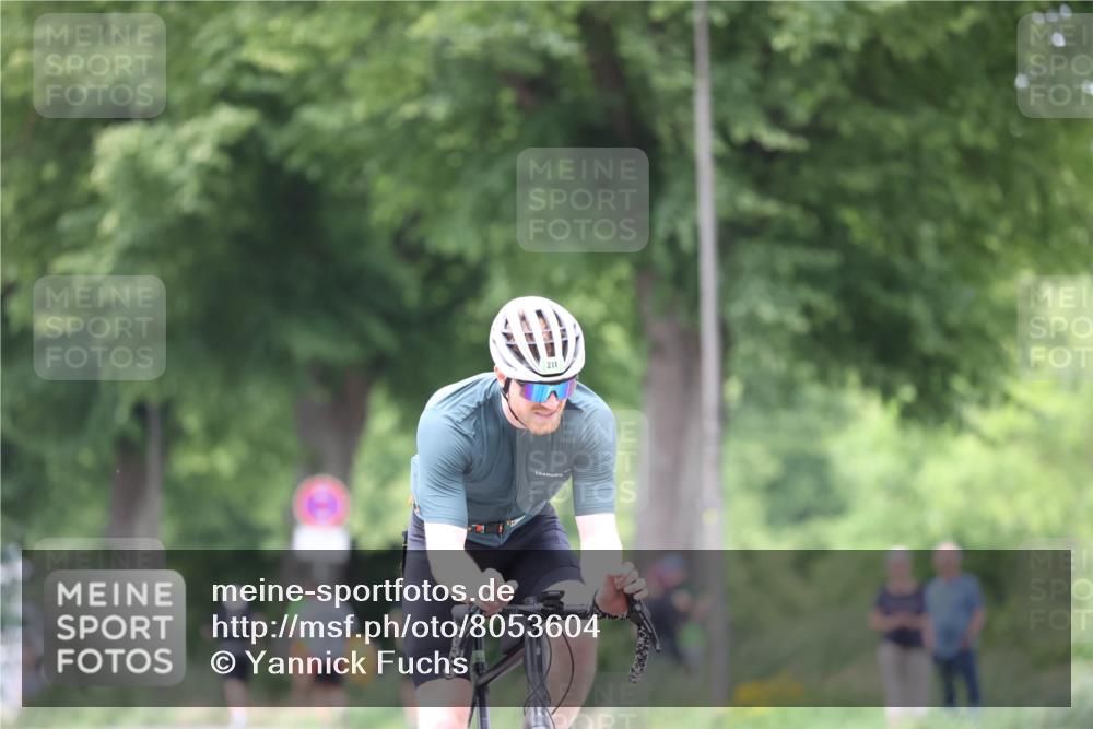 15.06.2025 - 7 Türme Triathlon Yannick Fuchs http://msf.ph/oto/8053604 15.06.2025 13:44:01 Radfahren 211 meine-sportfotos.de