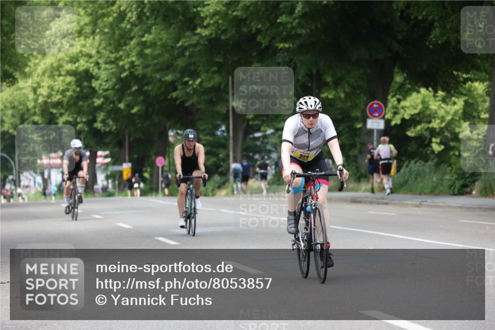 15.06.2025 - 7 Türme Triathlon Yannick Fuchs http://msf.ph/oto/8053857 15.06.2025 13:46:58 Radfahren 929 meine-sportfotos.de