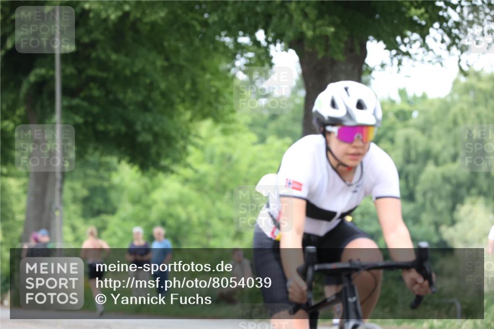 15.06.2025 - 7 Türme Triathlon Yannick Fuchs http://msf.ph/oto/8054039 15.06.2025 13:48:39 Radfahren  meine-sportfotos.de