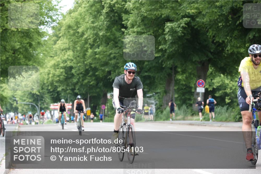 15.06.2025 - 7 Türme Triathlon Yannick Fuchs http://msf.ph/oto/8054103 15.06.2025 13:49:07 Radfahren  meine-sportfotos.de