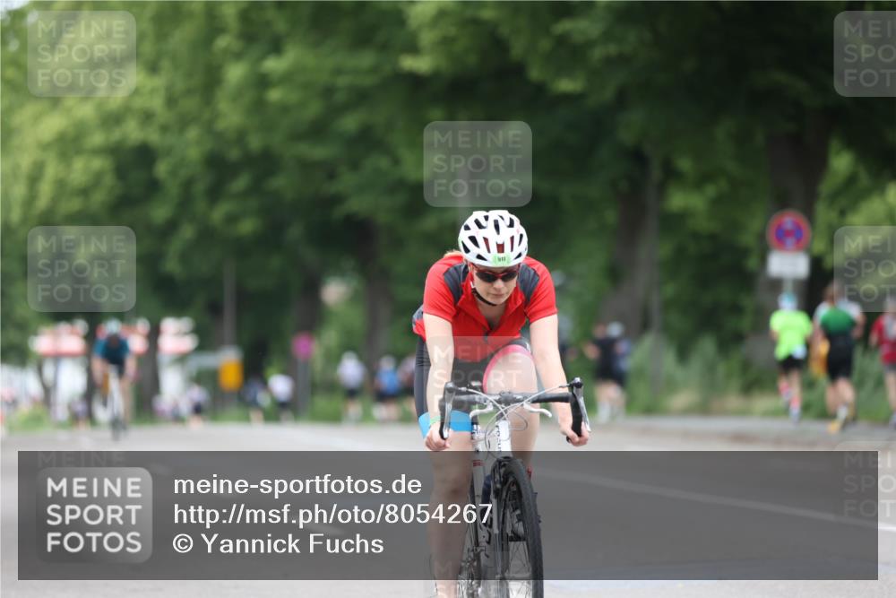 15.06.2025 - 7 Türme Triathlon Yannick Fuchs http://msf.ph/oto/8054267 15.06.2025 13:50:50 Radfahren 911 meine-sportfotos.de