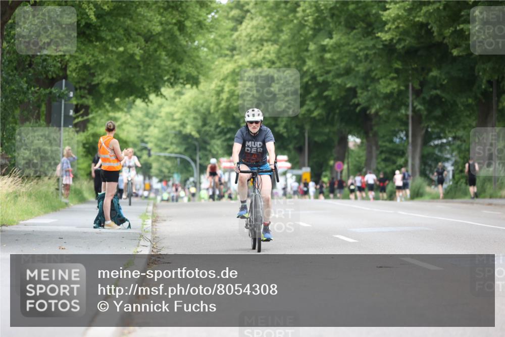 15.06.2025 - 7 Türme Triathlon Yannick Fuchs http://msf.ph/oto/8054308 15.06.2025 13:51:40 Radfahren  meine-sportfotos.de