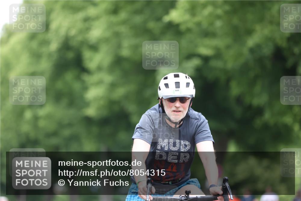 15.06.2025 - 7 Türme Triathlon Yannick Fuchs http://msf.ph/oto/8054315 15.06.2025 13:51:42 Radfahren 1008 meine-sportfotos.de
