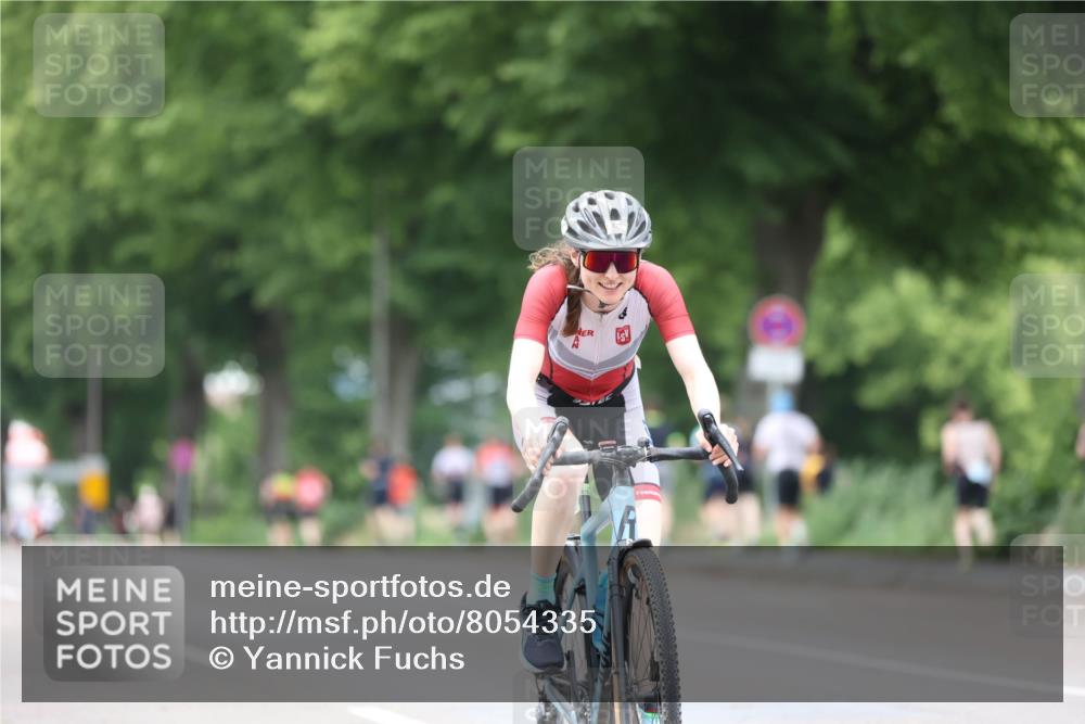 15.06.2025 - 7 Türme Triathlon Yannick Fuchs http://msf.ph/oto/8054335 15.06.2025 13:51:55 Radfahren  meine-sportfotos.de