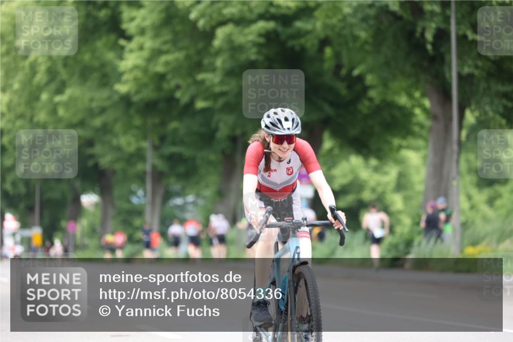 15.06.2025 - 7 Türme Triathlon Yannick Fuchs http://msf.ph/oto/8054336 15.06.2025 13:51:55 Radfahren  meine-sportfotos.de