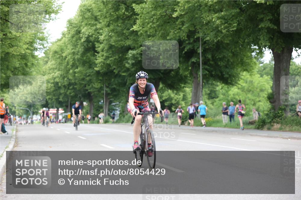 15.06.2025 - 7 Türme Triathlon Yannick Fuchs http://msf.ph/oto/8054429 15.06.2025 13:52:57 Radfahren  meine-sportfotos.de