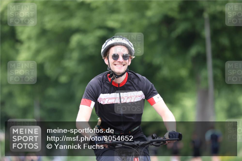 15.06.2025 - 7 Türme Triathlon Yannick Fuchs http://msf.ph/oto/8054652 15.06.2025 13:55:50 Radfahren  meine-sportfotos.de