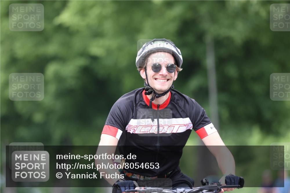 15.06.2025 - 7 Türme Triathlon Yannick Fuchs http://msf.ph/oto/8054653 15.06.2025 13:55:50 Radfahren  meine-sportfotos.de