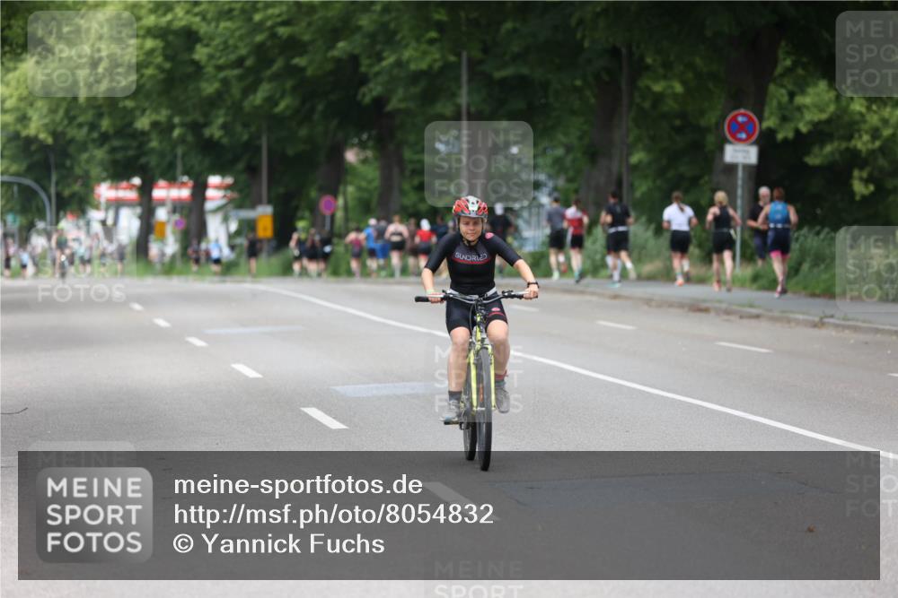 15.06.2025 - 7 Türme Triathlon Yannick Fuchs http://msf.ph/oto/8054832 15.06.2025 14:00:36 Radfahren  meine-sportfotos.de