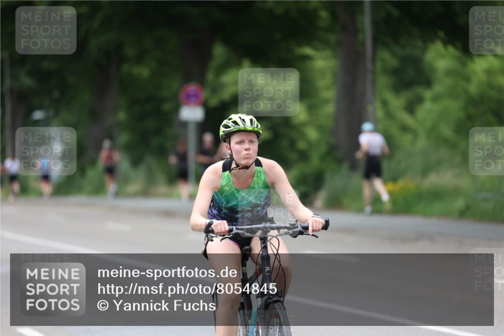 15.06.2025 - 7 Türme Triathlon Yannick Fuchs http://msf.ph/oto/8054845 15.06.2025 14:00:48 Radfahren  meine-sportfotos.de
