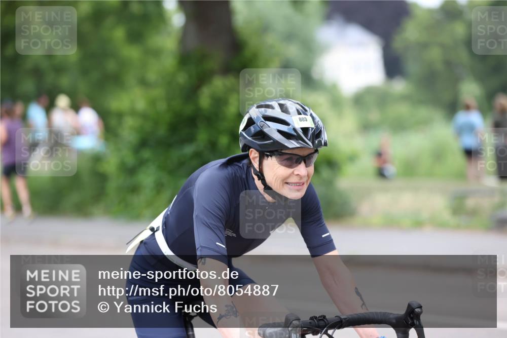 15.06.2025 - 7 Türme Triathlon Yannick Fuchs http://msf.ph/oto/8054887 15.06.2025 14:02:25 Radfahren 803 meine-sportfotos.de