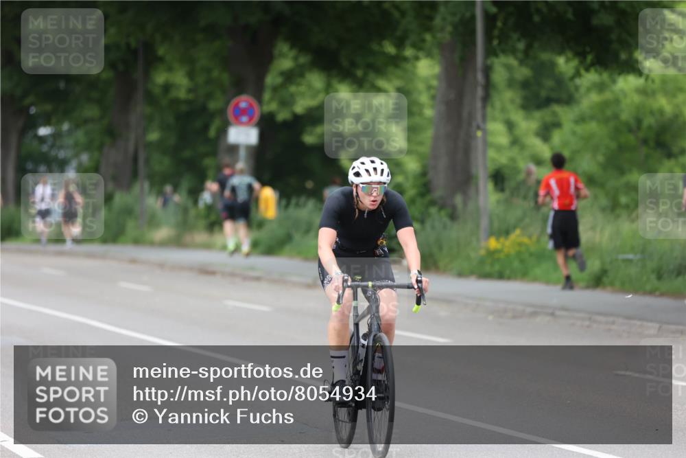 15.06.2025 - 7 Türme Triathlon Yannick Fuchs http://msf.ph/oto/8054934 15.06.2025 14:04:07 Radfahren  meine-sportfotos.de