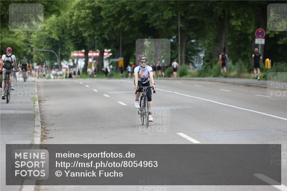 15.06.2025 - 7 Türme Triathlon Yannick Fuchs http://msf.ph/oto/8054963 15.06.2025 14:08:49 Radfahren  meine-sportfotos.de
