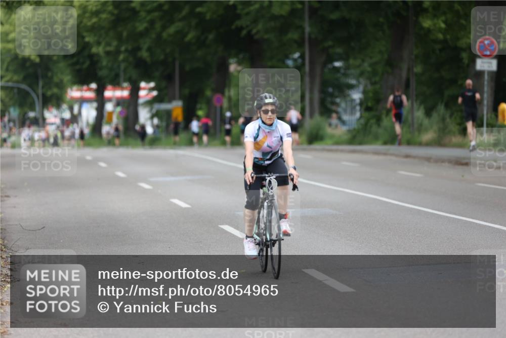 15.06.2025 - 7 Türme Triathlon Yannick Fuchs http://msf.ph/oto/8054965 15.06.2025 14:08:49 Radfahren  meine-sportfotos.de