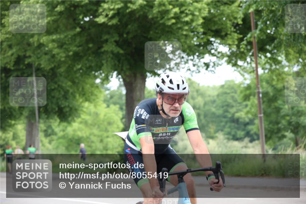 15.06.2025 - 7 Türme Triathlon Yannick Fuchs http://msf.ph/oto/8055419 15.06.2025 10:05:56 Radfahren  meine-sportfotos.de
