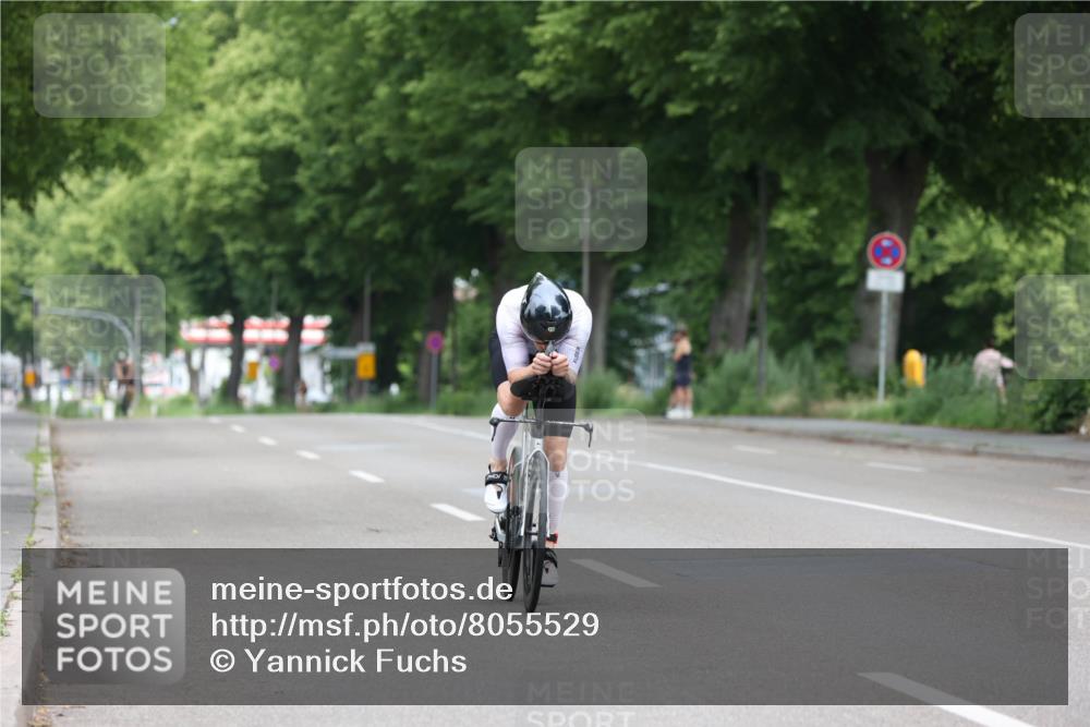 15.06.2025 - 7 Türme Triathlon Yannick Fuchs http://msf.ph/oto/8055529 15.06.2025 11:05:25 Radfahren  meine-sportfotos.de