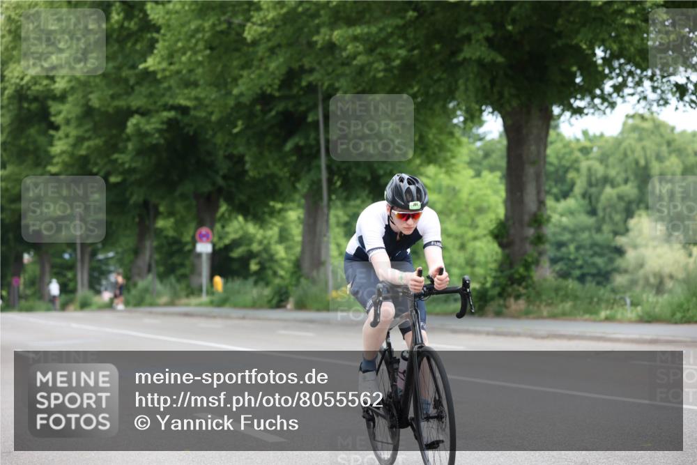 15.06.2025 - 7 Türme Triathlon Yannick Fuchs http://msf.ph/oto/8055562 15.06.2025 11:06:03 Radfahren 201 meine-sportfotos.de