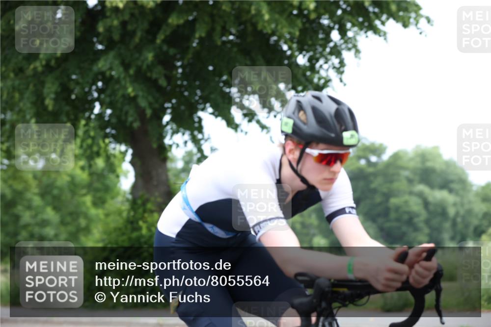 15.06.2025 - 7 Türme Triathlon Yannick Fuchs http://msf.ph/oto/8055564 15.06.2025 11:06:04 Radfahren  meine-sportfotos.de