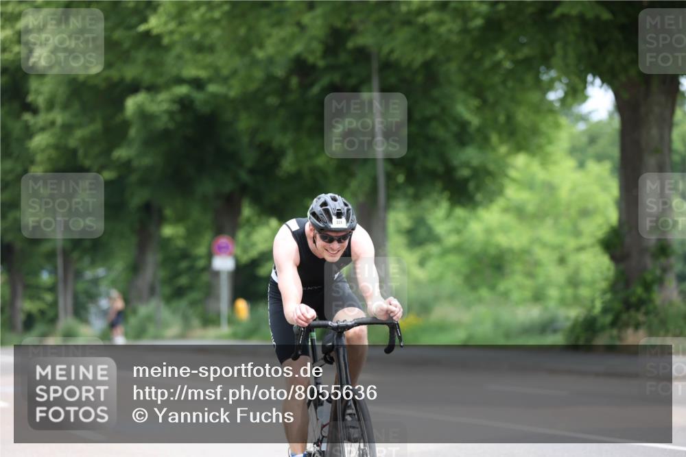 15.06.2025 - 7 Türme Triathlon Yannick Fuchs http://msf.ph/oto/8055636 15.06.2025 11:09:25 Radfahren 221 meine-sportfotos.de