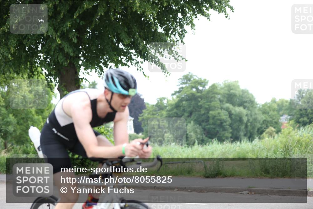 15.06.2025 - 7 Türme Triathlon Yannick Fuchs http://msf.ph/oto/8055825 15.06.2025 11:12:47 Radfahren  meine-sportfotos.de