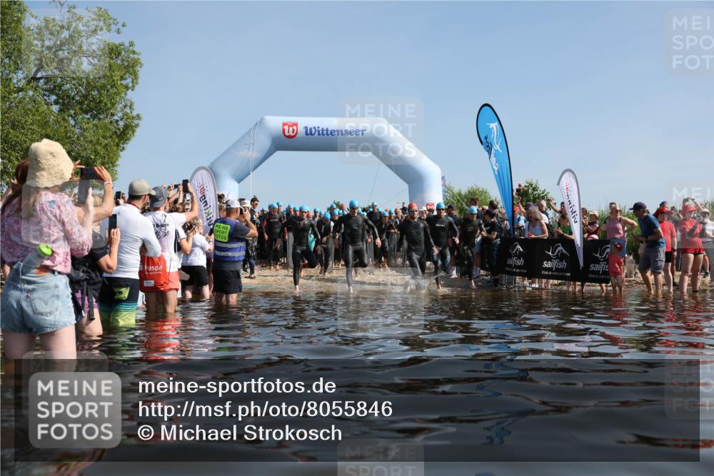 22.06.2025 - Viking Triathlon Michael Strokosch http://msf.ph/oto/8055846 22.06.2025 10:00:11 Schwimmen 2, 4, 100, 122, 329, 485, 521, 609 meine-sportfotos.de