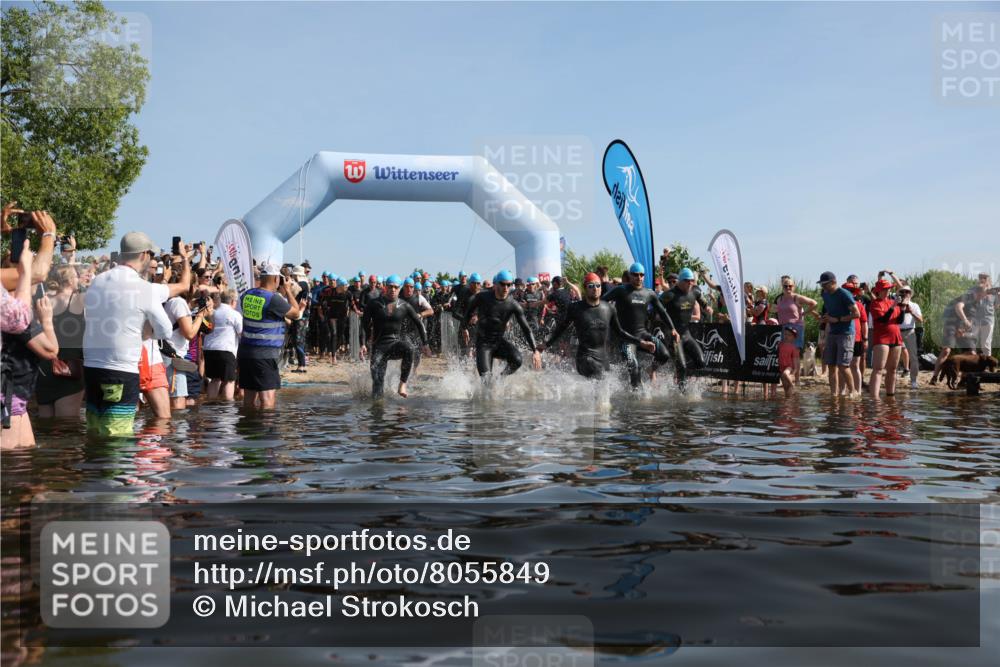 22.06.2025 - Viking Triathlon Michael Strokosch http://msf.ph/oto/8055849 22.06.2025 10:00:12 Schwimmen 2, 4, 100, 122, 329, 485, 521, 544, 609 meine-sportfotos.de